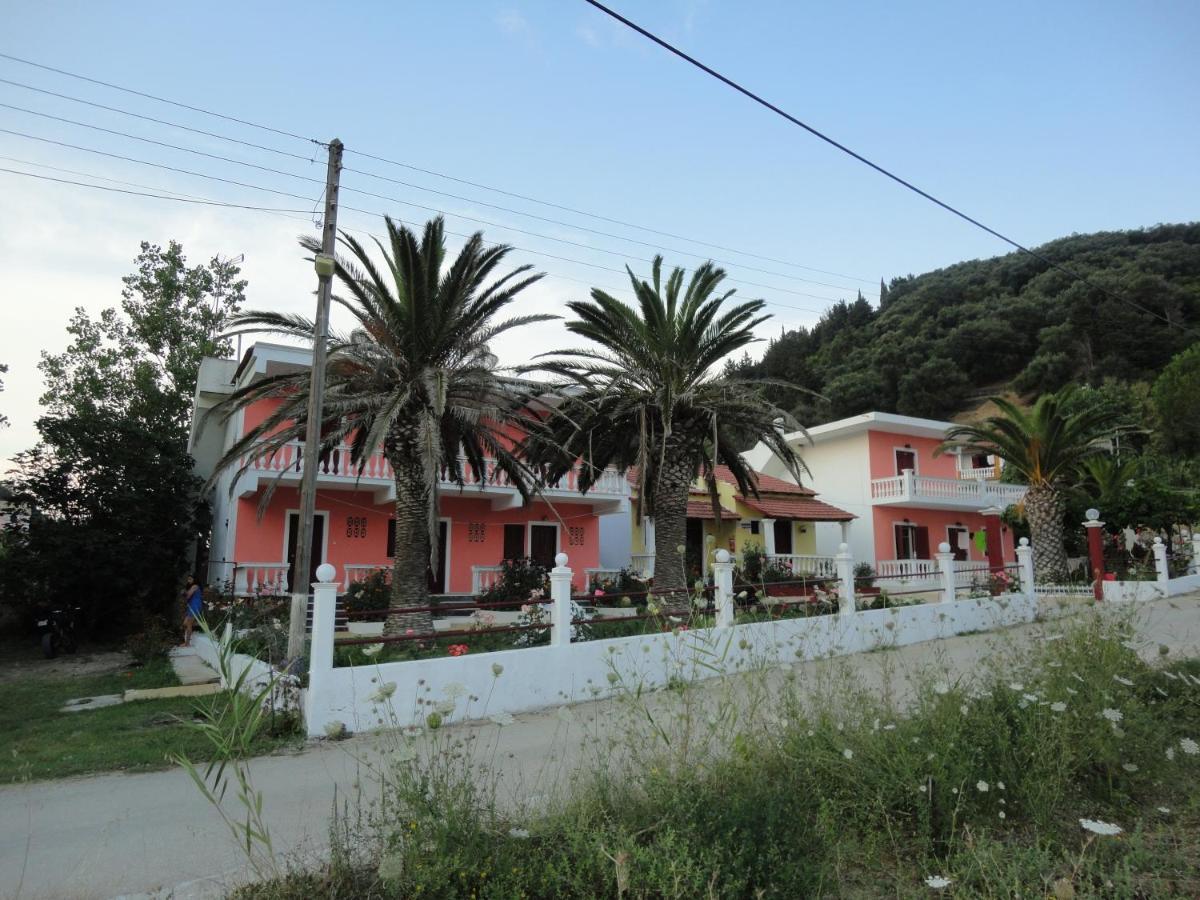 Virginia Apartments Vitaládes Exterior foto